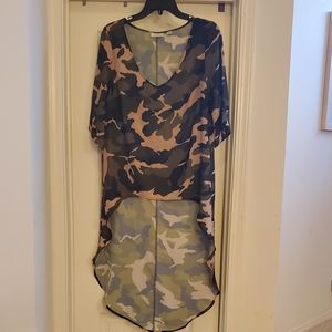 New York and company sweet pea collection hi lo short sleeve camouflage shirt